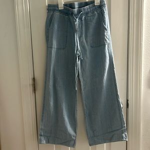 Cute wide leg light weight denim pants